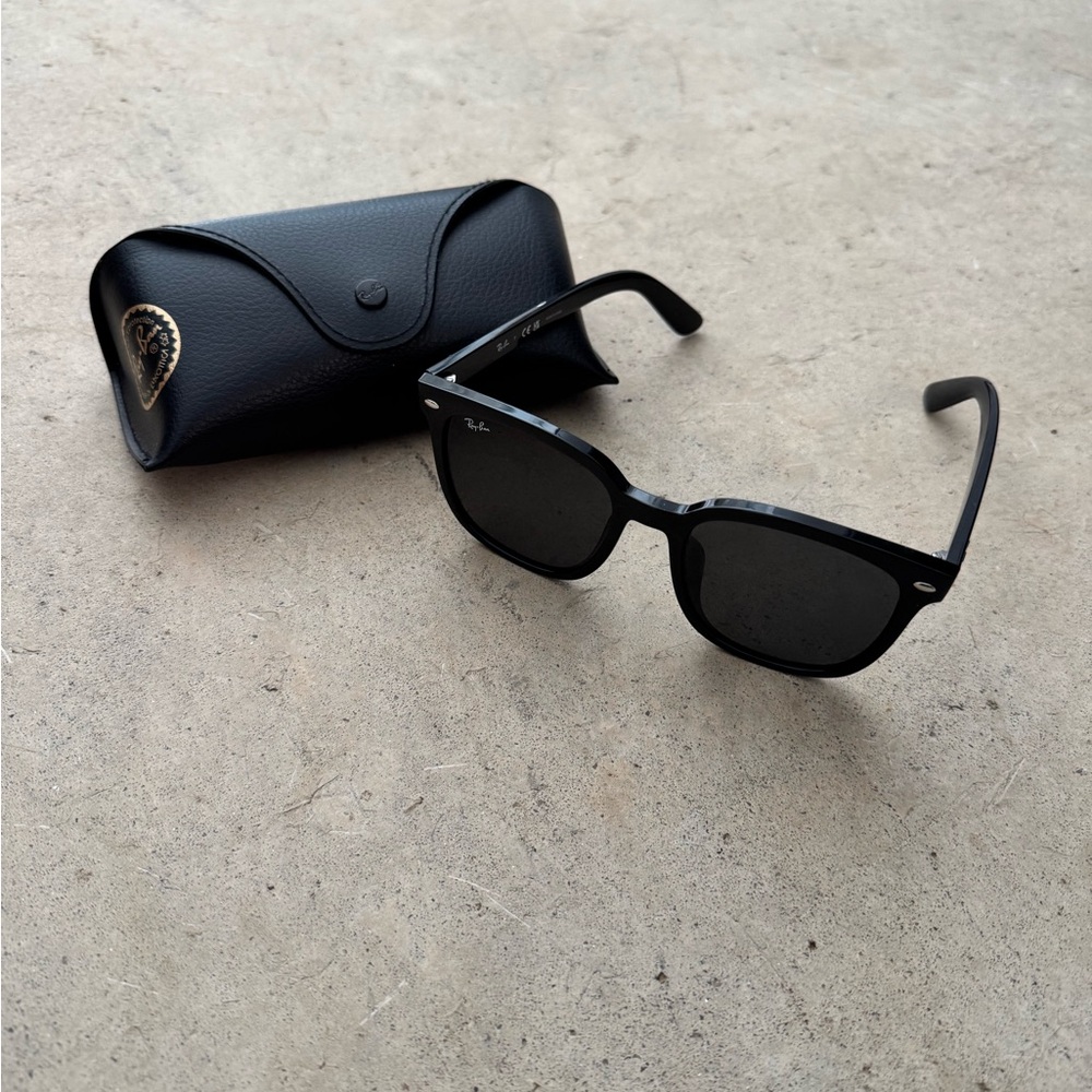Ray-Ban RB4401D Black Sunglasses with Case Unisex